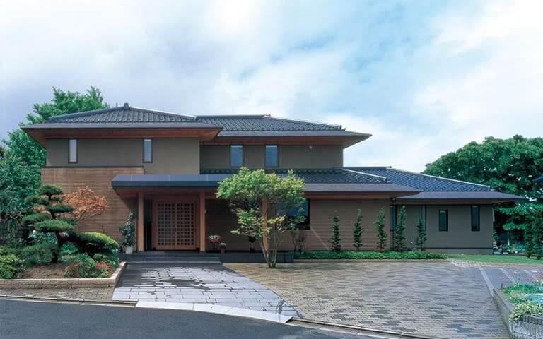 瓦屋根の豪邸_外観_1