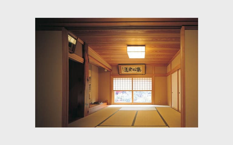 瓦屋根の豪邸_和室