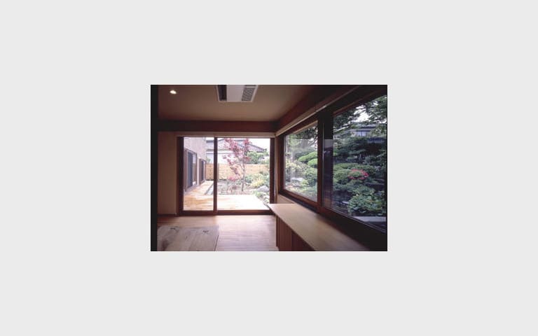 瓦屋根の豪邸_テラス